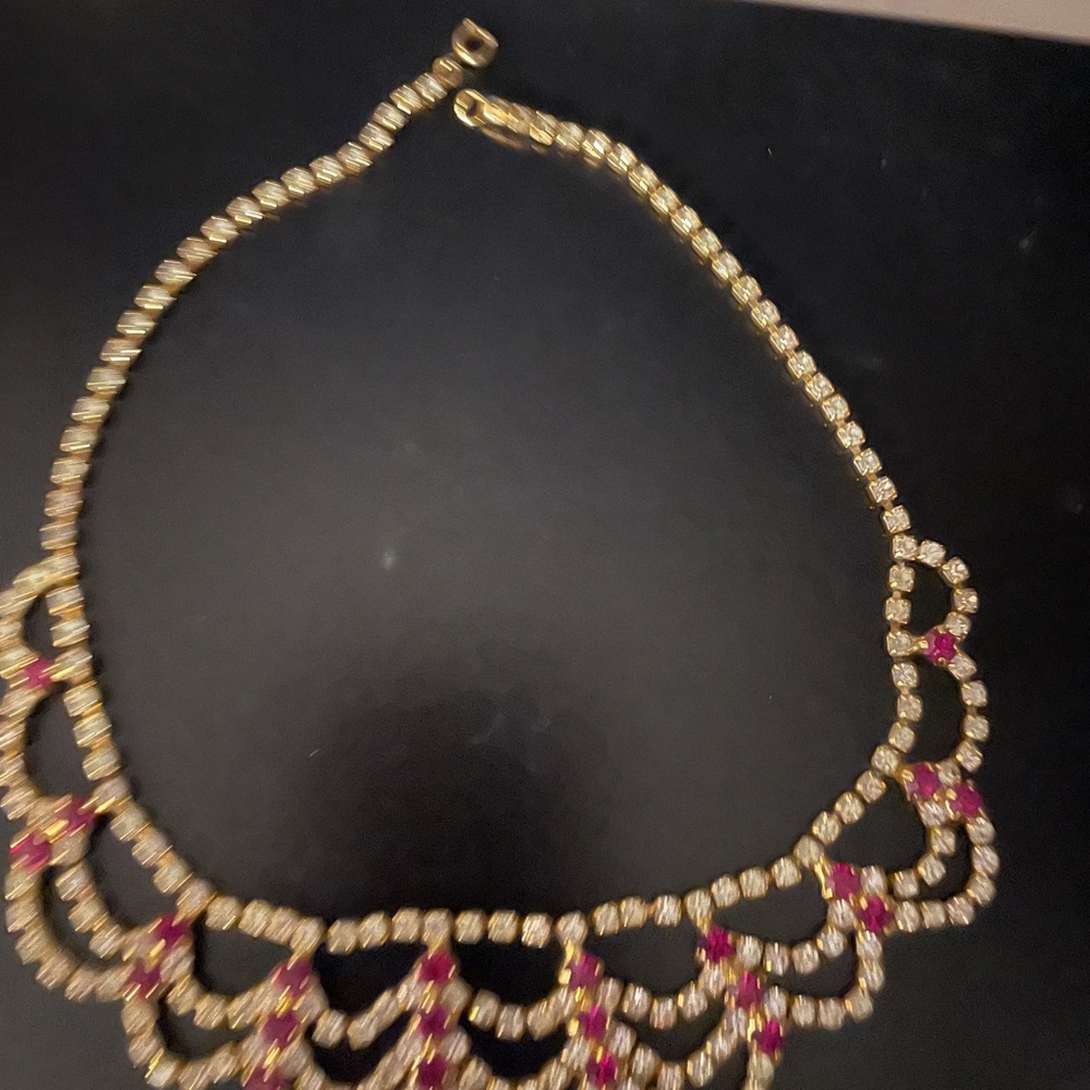 Elegant Gold and Pink Necklace